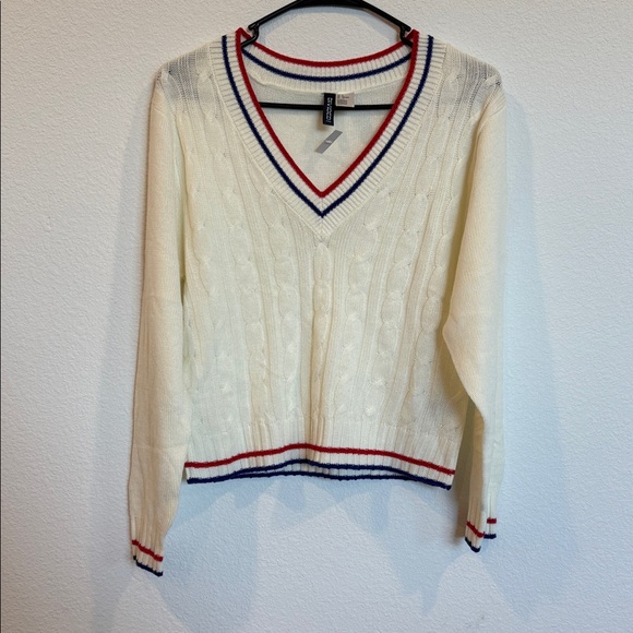 H&M Cream V-Neck Sweater with Red and Blue Trim - Picture 4 of 12